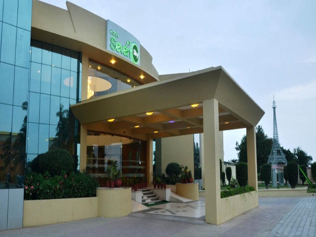 Seven Sky Clarks Exotica Hotel Будж Екстериор снимка