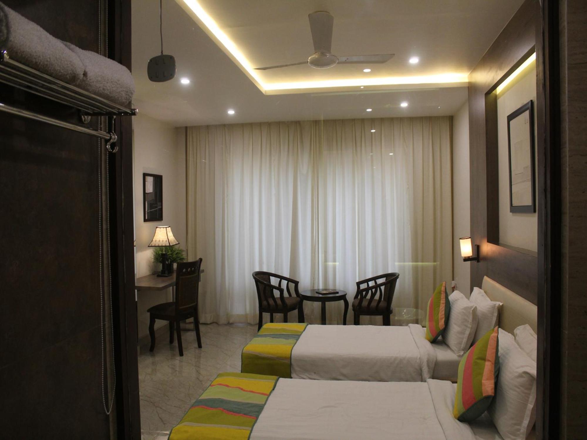 Seven Sky Clarks Exotica Hotel Будж Екстериор снимка
