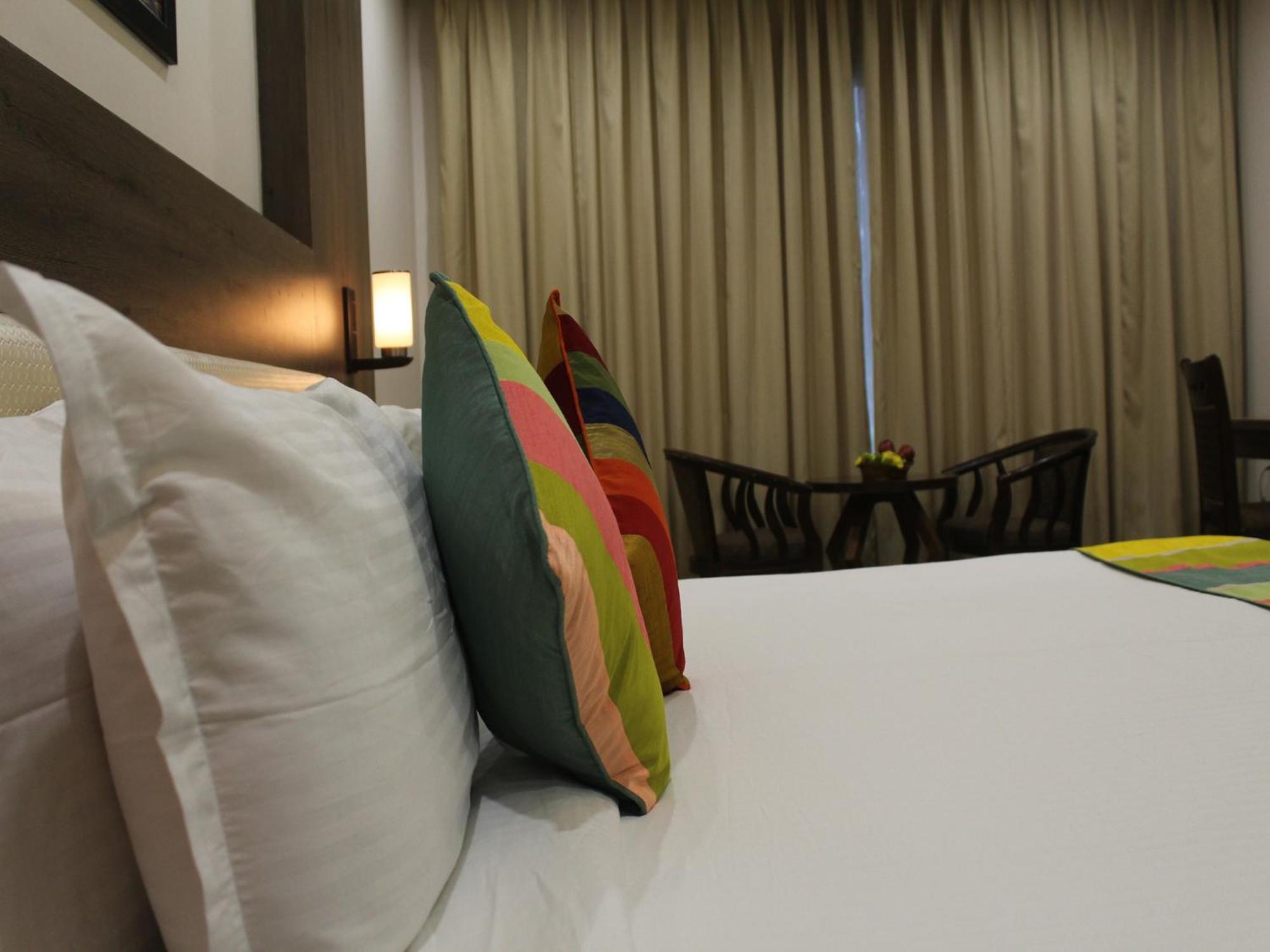 Seven Sky Clarks Exotica Hotel Будж Екстериор снимка