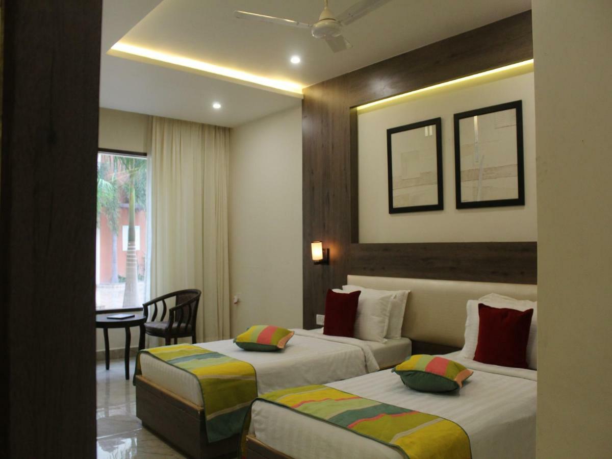 Seven Sky Clarks Exotica Hotel Будж Екстериор снимка