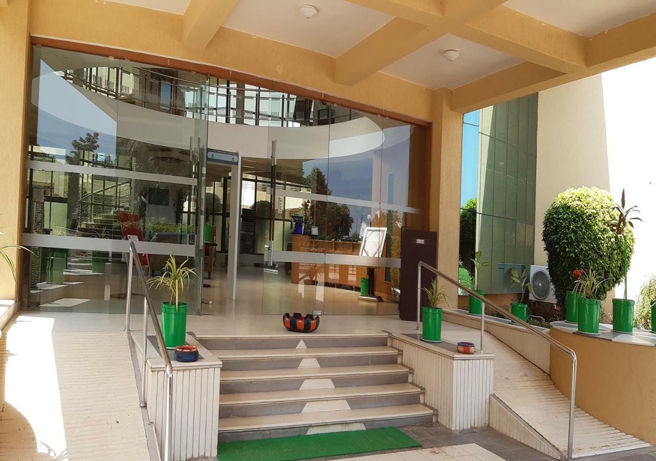 Seven Sky Clarks Exotica Hotel Будж Екстериор снимка